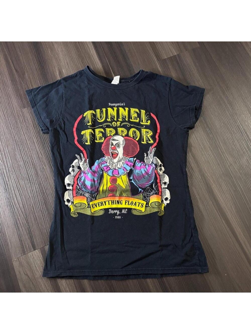 Pennywise's Tunnel Of Terror Black Graphic T-Shirt Short Sleeve Women's Size Med